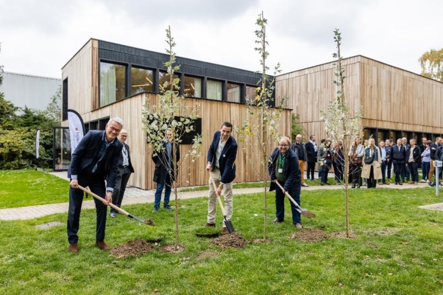 Antoine Grolin, président de Nhood, Thibaut Leroy, fondateur de bowhood, Marco Balducci, directeur général de Nhood (Crédit : Alexis Delespierre)